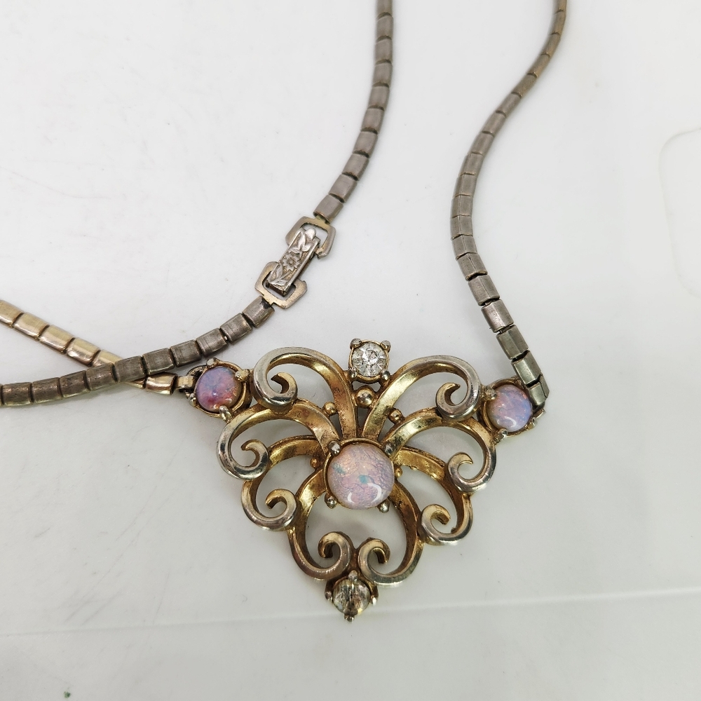 Vtg Princess Necklace Swirl Pendant Gold Tone Bar Chain Opalescent Faux Opal - Picture 6 of 7